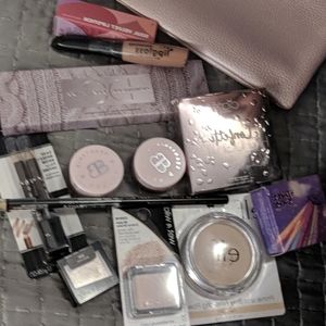 Makeup bundle